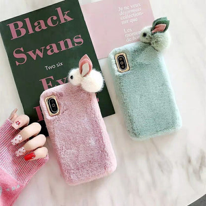 Coque Fourrure Lapin avec Pompon – Housse Douce et Hivernale pour Iphone  La Coqueria
