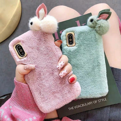 Coque Fourrure Lapin avec Pompon – Housse Douce et Hivernale pour Iphone  La Coqueria