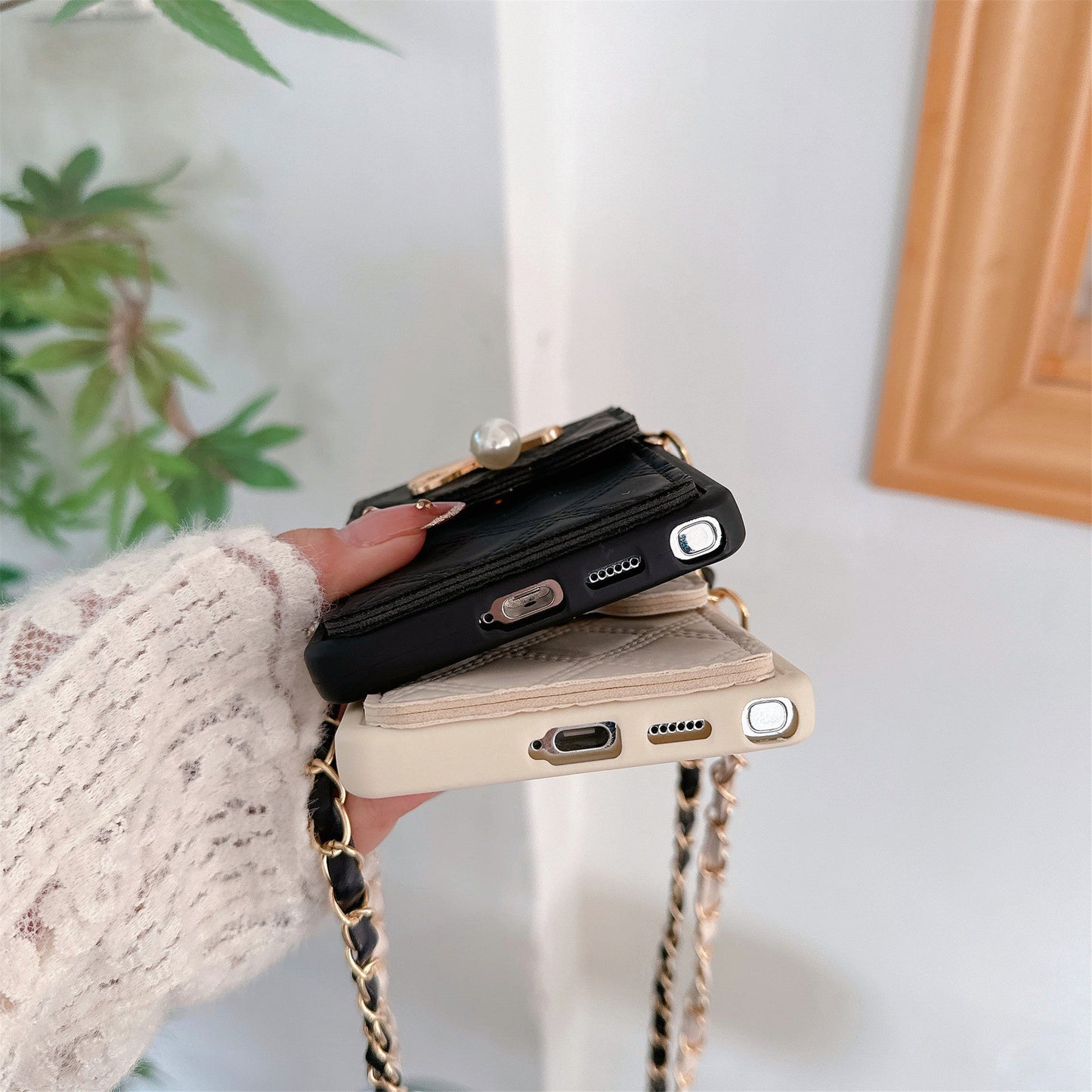 Coque premium avec Chaîne Dorée et Nœud Perle – Samsung séries A et S  La Coqueria