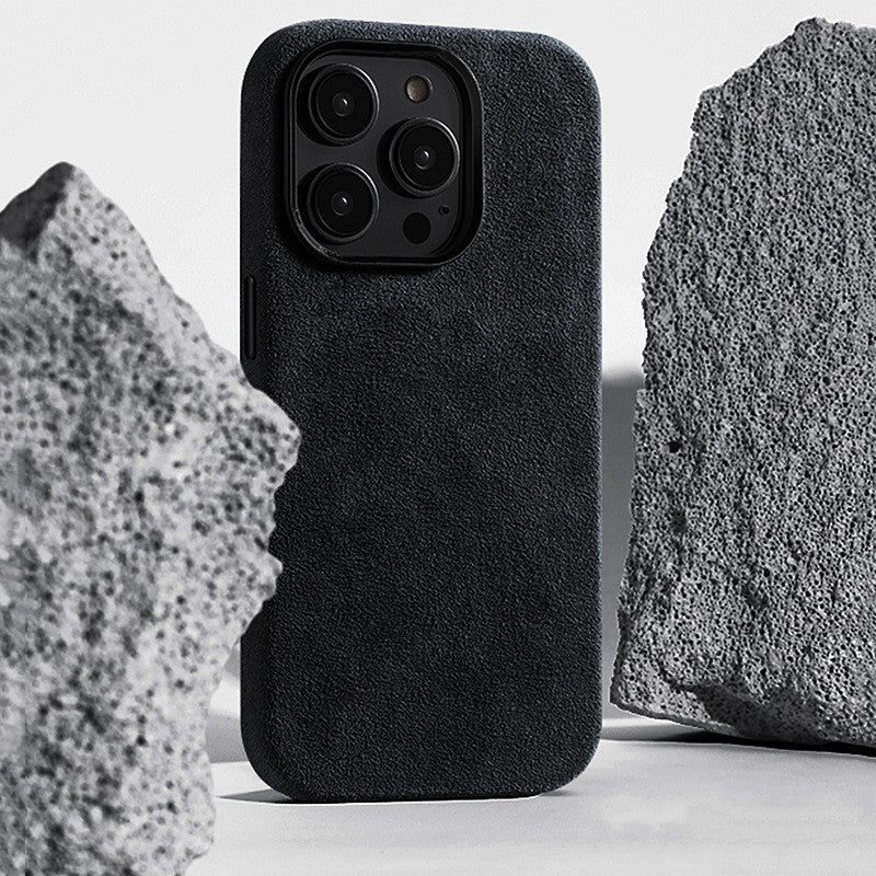 Coque Alcantara, Protection Luxe et Toucher Suède pour iPhone  La Coqueria