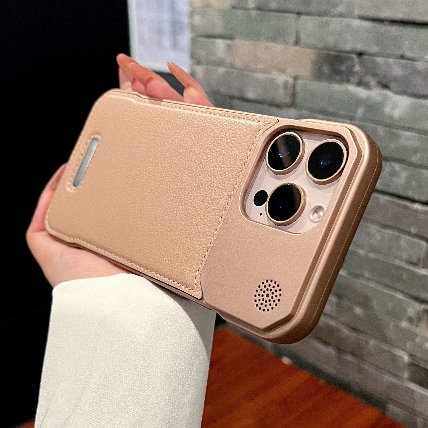 Coque premium en Cuir tendre - Iphone séries 14 à 17  La Coqueria