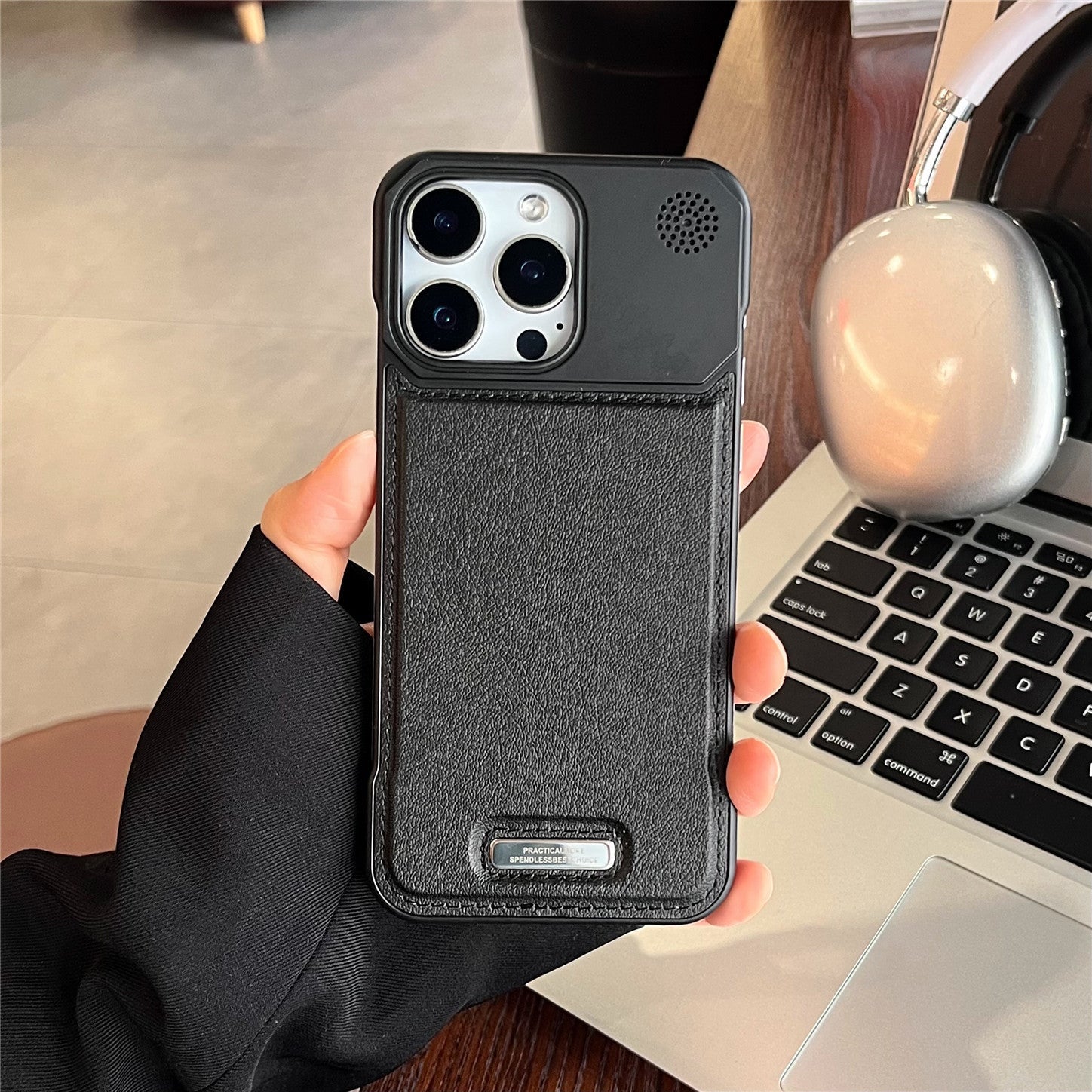 Coque premium en Cuir tendre - Iphone séries 14 à 17  La Coqueria
