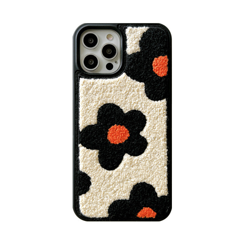 Coque Fleurs Douces en Peluche, style hivernal - Iphone séries 11 à 17  La Coqueria